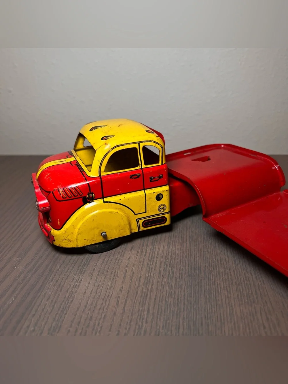 VINTAGE MARX DODGE LIVESTOCK TRANSPORT COMPANY TRUCK ( MISSING BACK CAB )